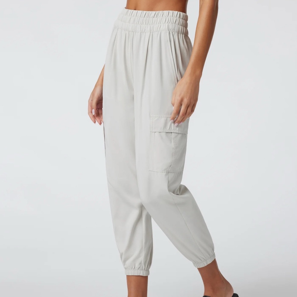 XS Vuori Villa Cargo Pants, Color: Suede, EUC